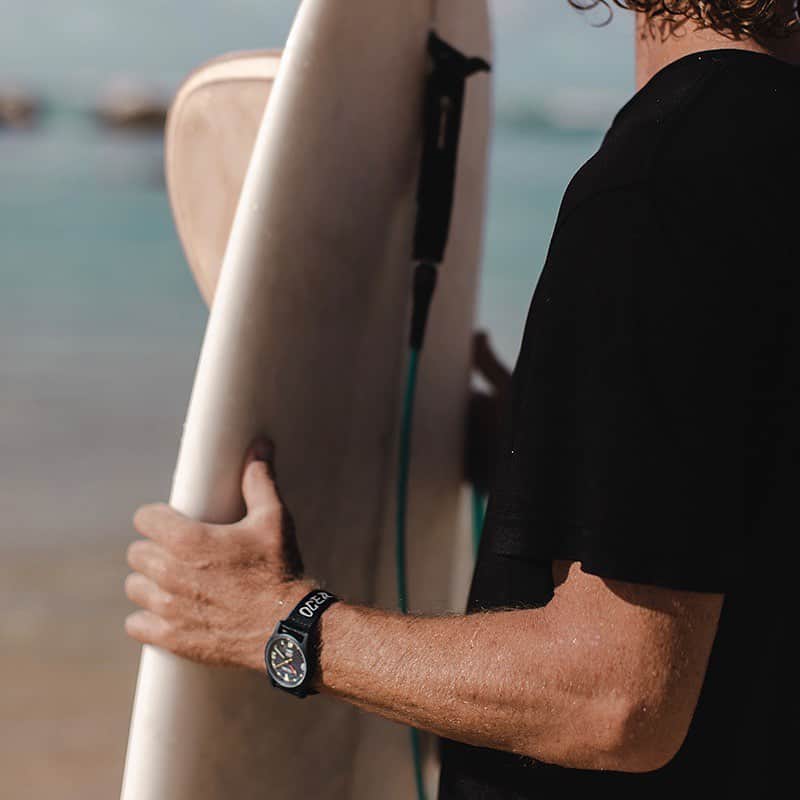TRIWAさんのインスタグラム写真 - (TRIWAInstagram)「Our new limited edition watches feature a short yet important message: Save Oceans. Designed for statement and ocean lovers 🌊💙♻️ Swipe to see both versions! #surf #ocean #recycle #watch」2月4日 0時10分 - triwa