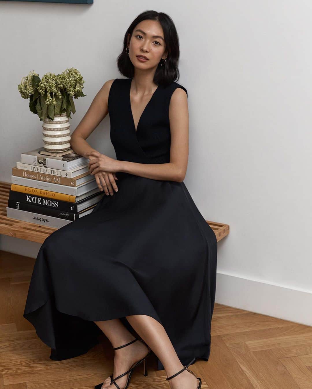 Saks Fifth Avenueさんのインスタグラム写真 - (Saks Fifth AvenueInstagram)「We're swiping right on @theory__. The latest spring arrivals are a testimony to the elevated essentials we want to be wearing all season long. #SaksStyle」2月4日 0時36分 - saks
