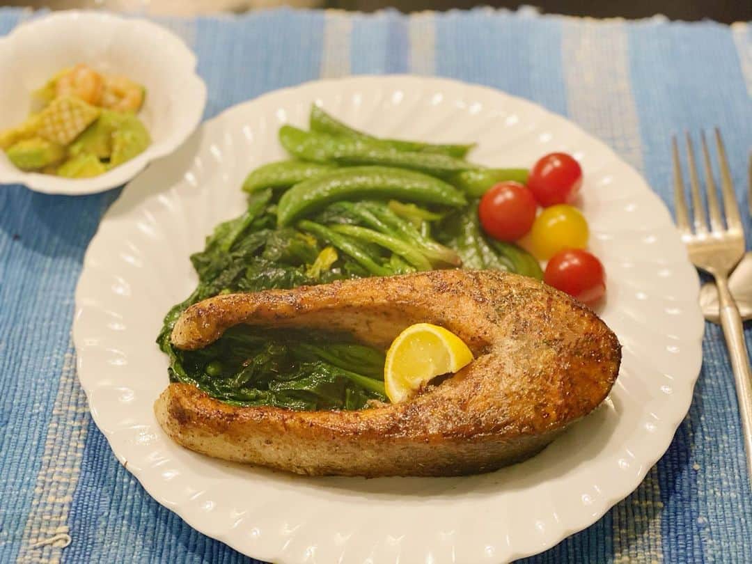 谷中麻里衣さんのインスタグラム写真 - (谷中麻里衣Instagram)「Staying at home and enjoying cooking 🥰  おうちじかん🏡 在宅勤務の日、お昼休みに煮込み始めたり✨  #おうちじかん#料理#角煮#炊き込みご飯#ソテー#麻里衣ごはん」2月4日 0時39分 - marieyanaka