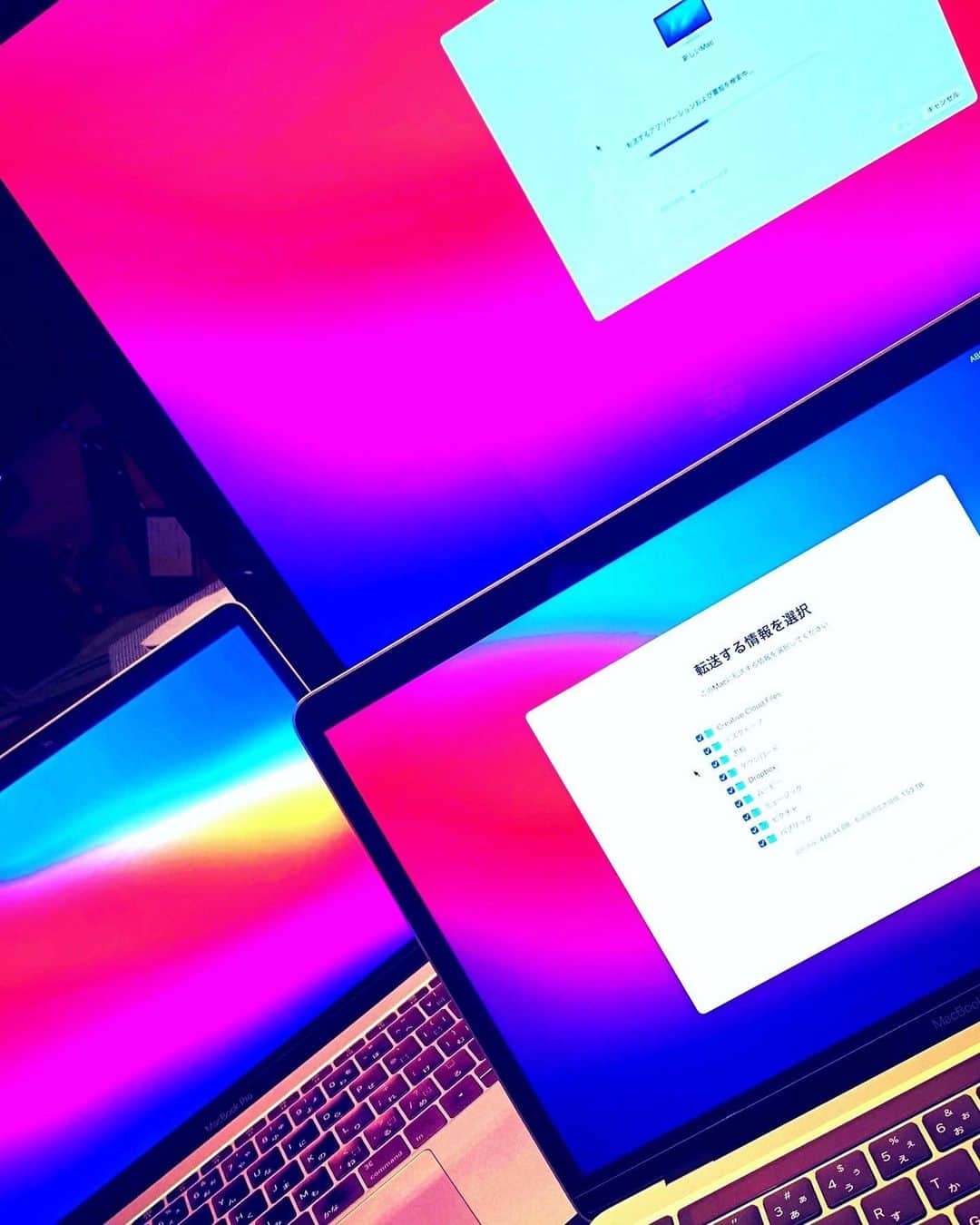 YOICHIのインスタグラム：「#macbookprom1  #macbookpro  #macbook  #mac  #apple  #cinemadisplay  #piretopire  #残り約13時間16分　…」