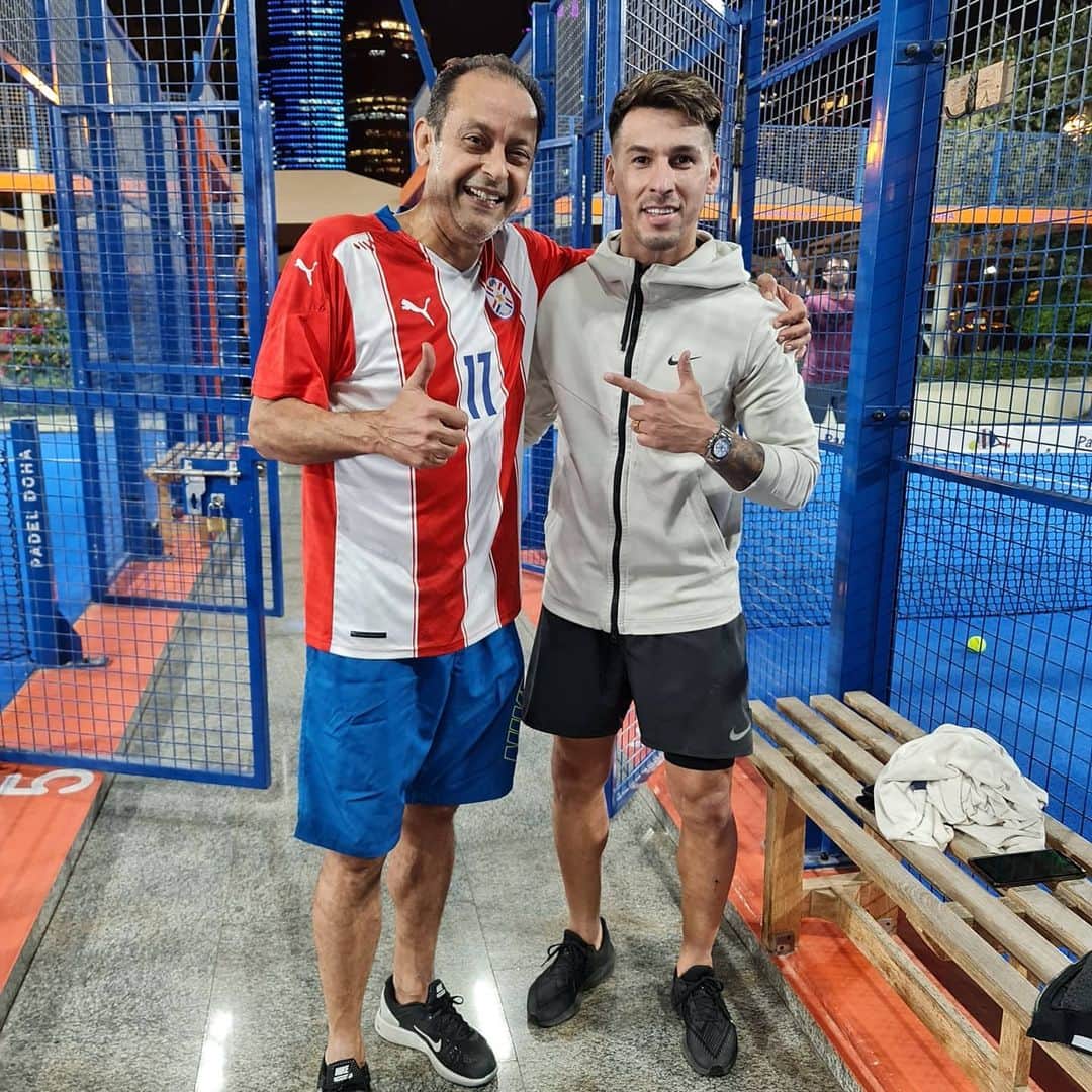 エルナン・ペレスのインスタグラム：「tarde de padel @angelbarchini 🤪👍👍👍」