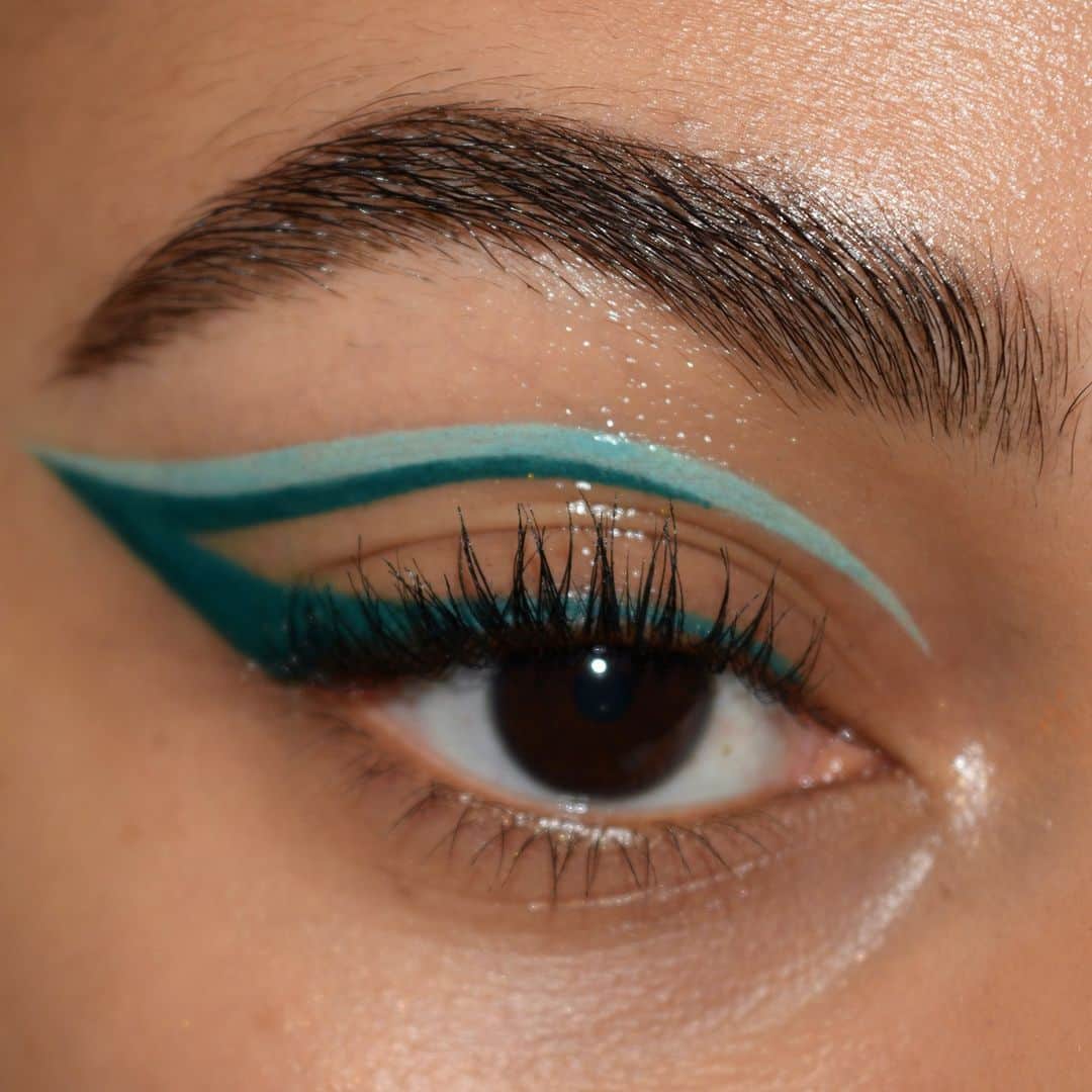 Smashboxのインスタグラム：「Water signs - can't stop starin' at your ocean eyes 🌊  Featuring: ✨ Always on cream shadow in ultramarine and cerulean ✨ Gloss Angeles extra shine」
