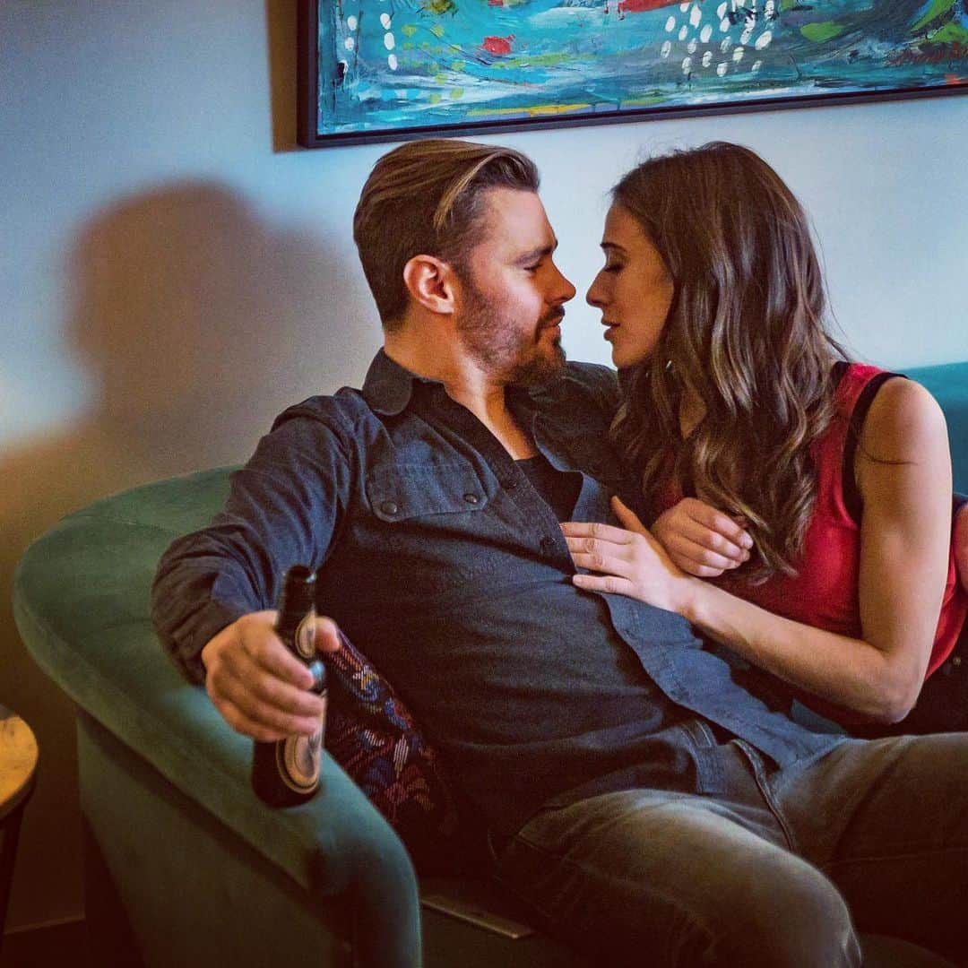 マリーナ・スコーシアーティさんのインスタグラム写真 - (マリーナ・スコーシアーティInstagram)「Ruh-roh. 🙊 Who’s watching an all new Chicago PD tonight with me? #Burzek #BadassBurgess #sopumped #getready #wolfpack #dundun #ifupsteadcansocanwe」2月4日 1時18分 - marinasqu