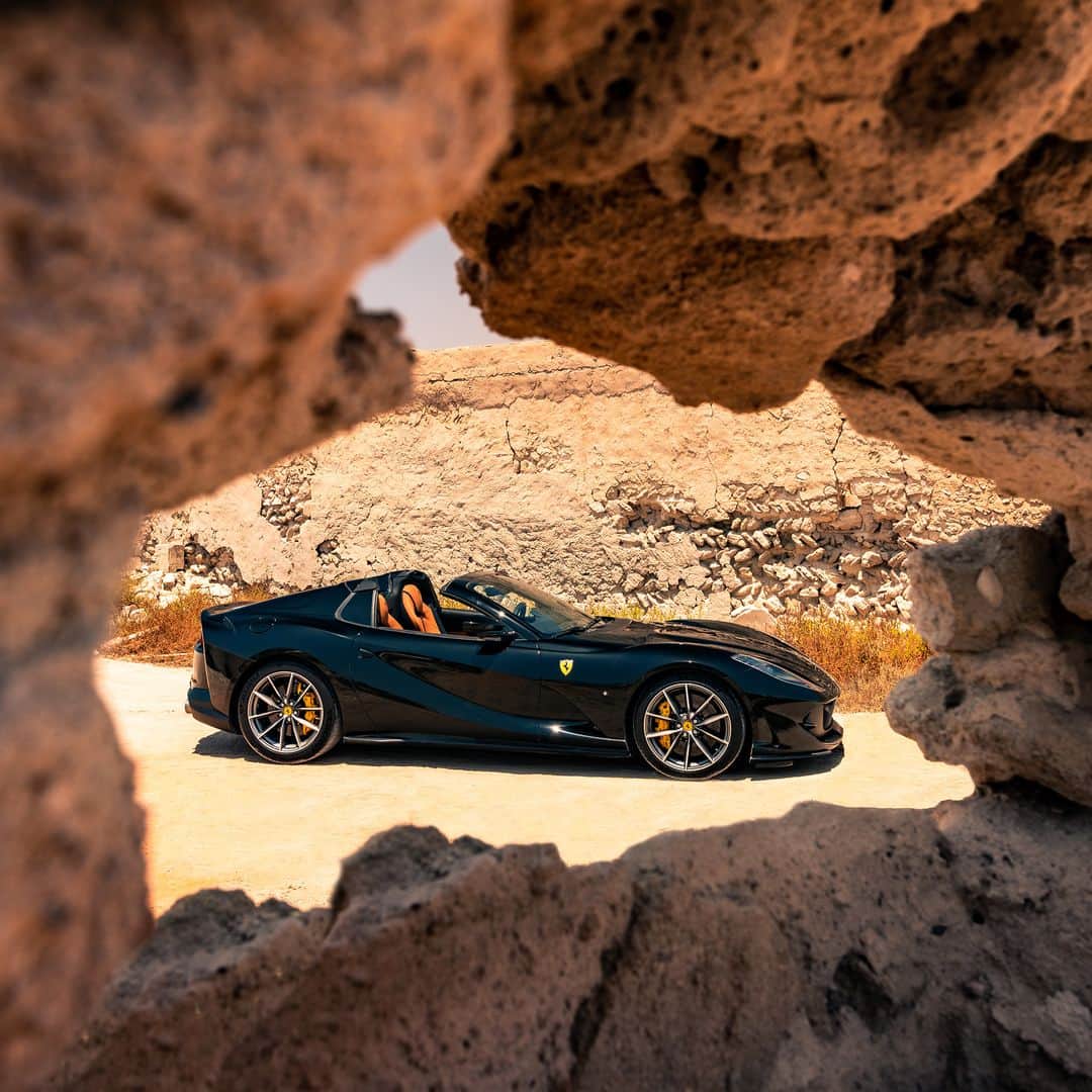 フェラーリさんのインスタグラム写真 - (フェラーリInstagram)「Playing hide and seek in the desert with the astonishing #Ferrari812GTS. Follow that roaring V12 sound!⁣ #Ferrari #DrivingFerrari」2月4日 1時27分 - ferrari