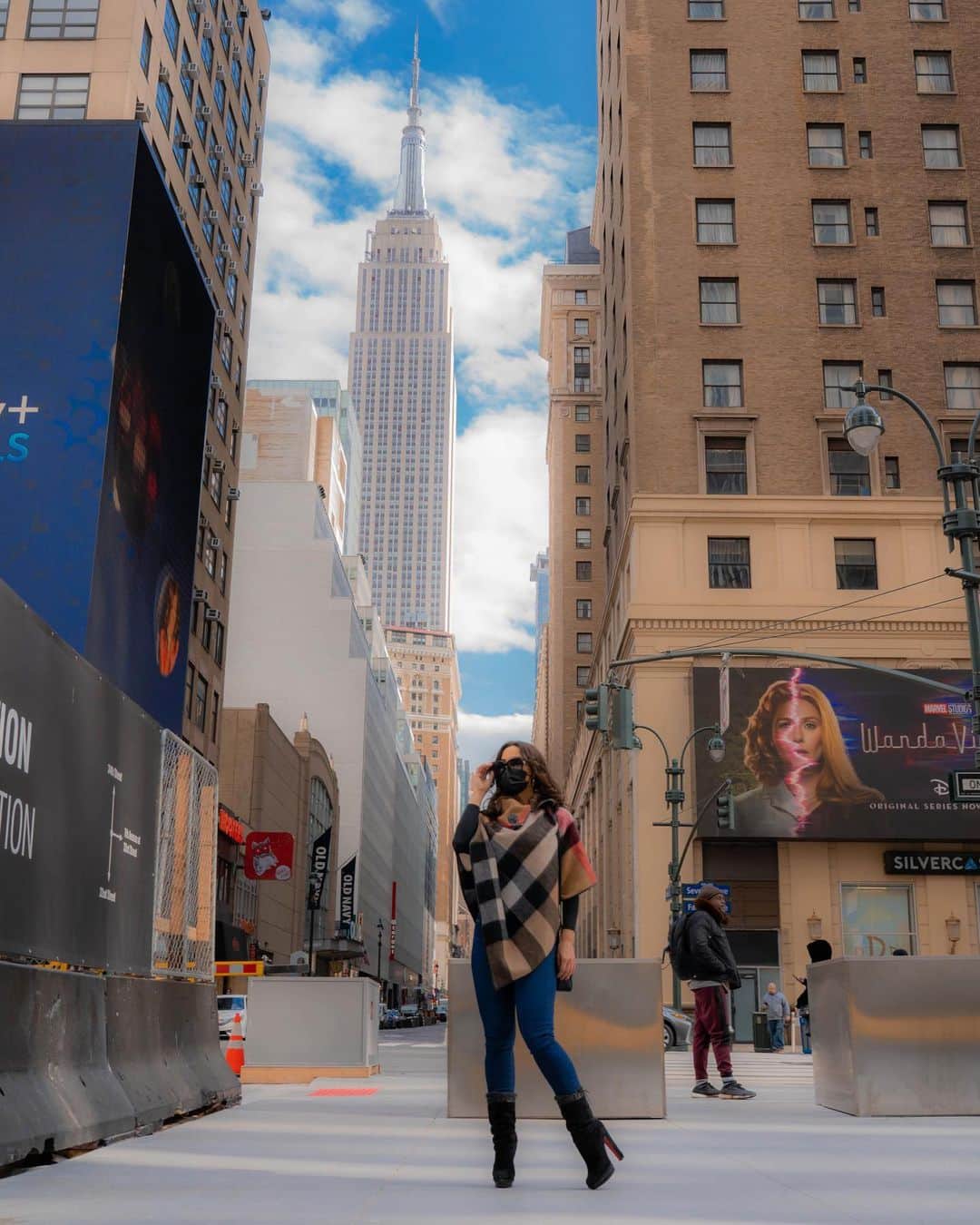 リサ・アンさんのインスタグラム写真 - (リサ・アンInstagram)「Always something to see in the city .. #nyc #empirestatebuilding  📸 @alfitzpics」2月4日 1時37分 - thereallisaann