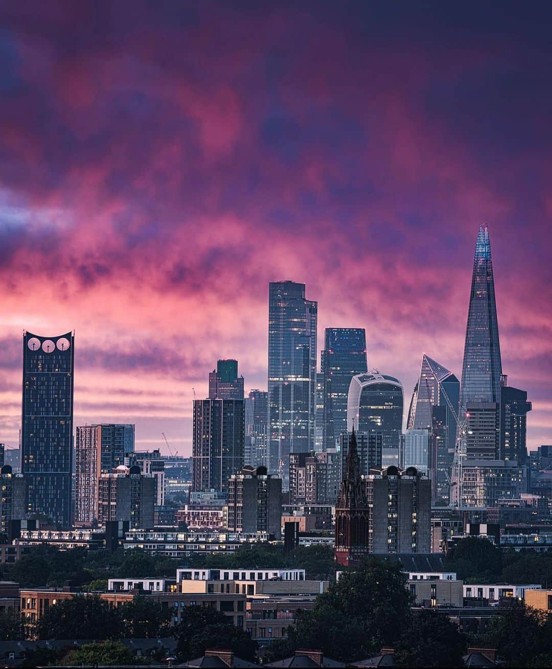 @LONDON | TAG #THISISLONDONさんのインスタグラム写真 - (@LONDON | TAG #THISISLONDONInstagram)「📸 @tmnikonian with this stunning view of the city we love.  #ThisIsLondon 🥰🔥🇬🇧  ___________________________________________  #lovelondon #london #londra #londonlife #londres #uk #visitlondon #british #🇬🇧 #cityoflondon」2月4日 1時45分 - london