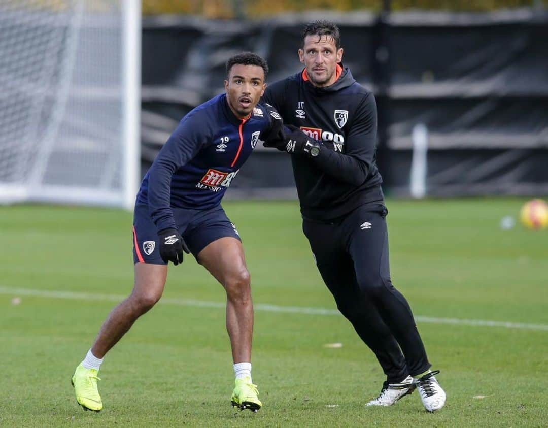 ジュニア・スタニスラスさんのインスタグラム写真 - (ジュニア・スタニスラスInstagram)「Thank you for everything you’ve helped me with over the last 8 years gaffer. Both at Burnley and at Bournemouth. I appreciate it all and wish you all the best ⚽️」2月4日 1時46分 - juniorstanislas