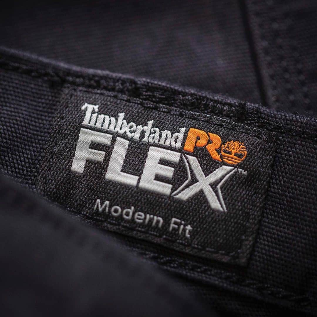 ティンバーランドさんのインスタグラム写真 - (ティンバーランドInstagram)「It’s time to expect more from your pants, and the 8 Series got all the details just right. @timberlandpro Flex™️ technology flexes, stretches and rebounds to keep you moving easy. Tap to shop! #Timberland」2月4日 1時48分 - timberland