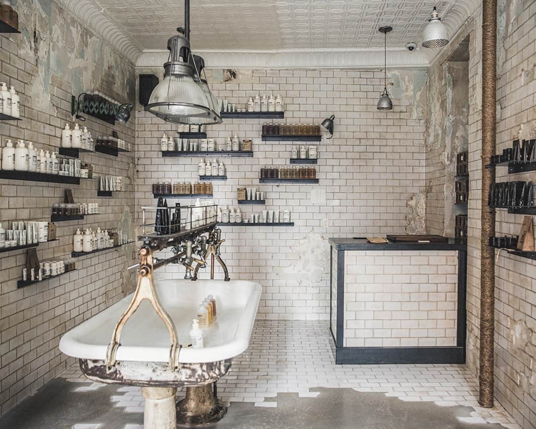 のインスタグラム：「Nolita Body-Hair-Face and Grooming Annex, NYC. #selfcarestartshere #229elizabethstreet」