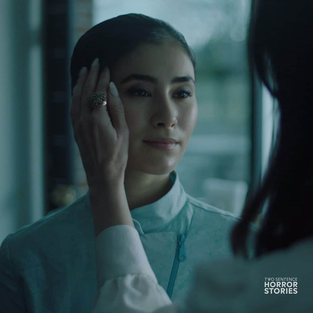 The CWのインスタグラム：「Who doesn't want a healthy glow? Stream #TwoSentenceHorrorStories free only on The CW!」