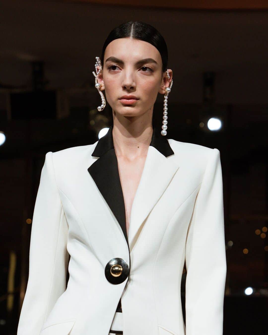 Fashion Weekのインスタグラム：「Girl With A Pearl Earring (2020) From @prabalgurung's @NYFW runway show in February 2020. Photo by @johannasiring.」
