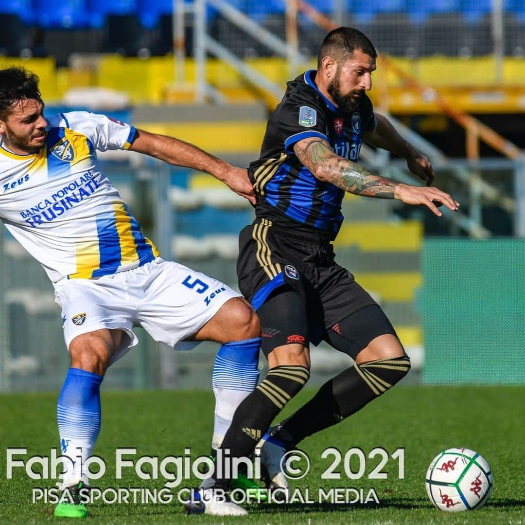 エロス・ピサーノさんのインスタグラム写真 - (エロス・ピサーノInstagram)「⚫️🔵 Do what you love. ⚽️ ▪️ ▪️ #game #pisa #dreams #neroazzurri #towerofpisa」2月4日 2時04分 - thekingeros