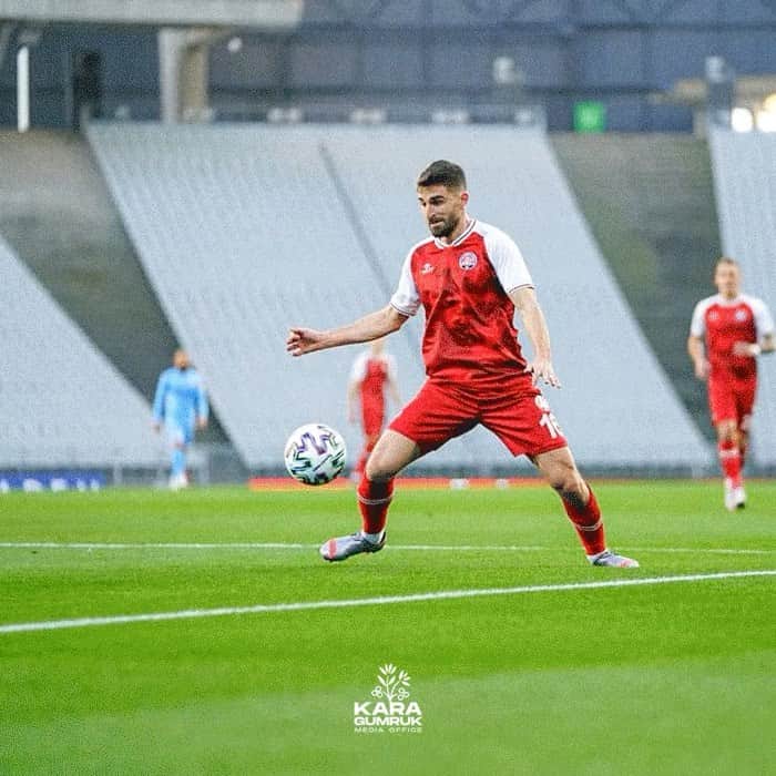 ファビオ・ボリーニのインスタグラム：「+3 again. ⚽️🎉 Let’s keep it going  @karagumruk_sk ❤️🖤」