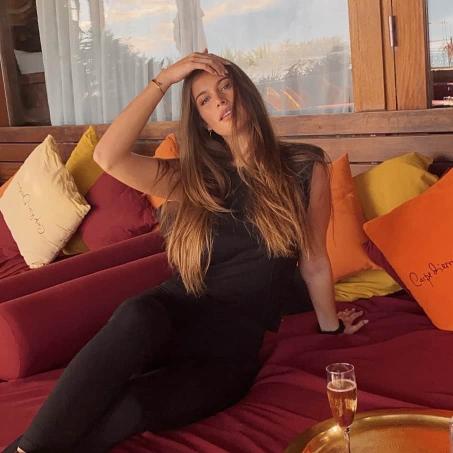 デシレ・コルデロ・フェレールのインスタグラム：「🧡」