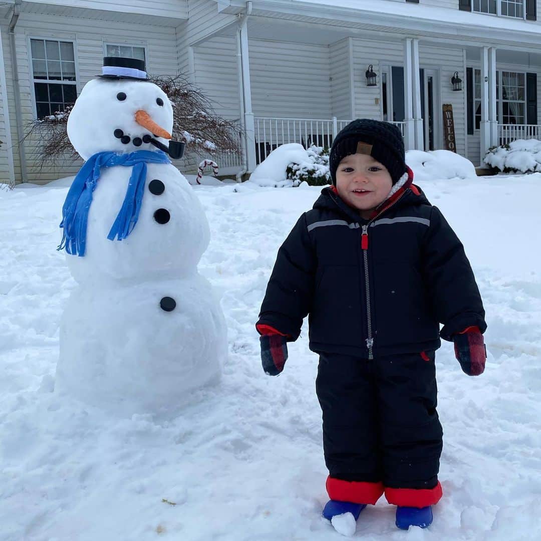 ディーナ・ニコール・コルテーゼさんのインスタグラム写真 - (ディーナ・ニコール・コルテーゼInstagram)「Do you wanna build a snowman ❄️ snow day with my boys #boymom」2月4日 2時50分 - deenanicole