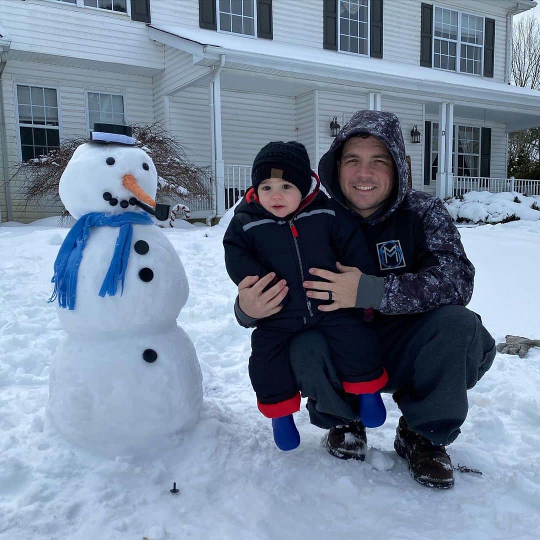ディーナ・ニコール・コルテーゼさんのインスタグラム写真 - (ディーナ・ニコール・コルテーゼInstagram)「Do you wanna build a snowman ❄️ snow day with my boys #boymom」2月4日 2時50分 - deenanicole