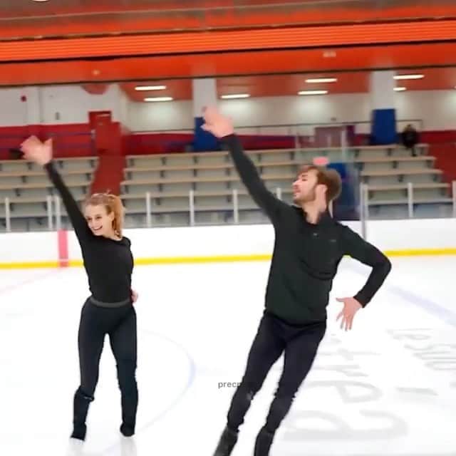 Mine Tugayのインスタグラム：「Mükemmel 💫」