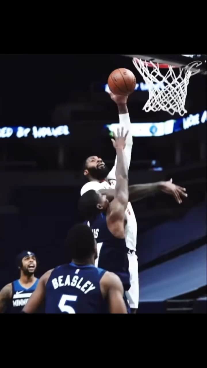 アンドレ・ドラモンドのインスタグラム：「Armed & dangerous.... ⚠️🦍🗣 #GAMEDAY @cavs @ricobeats」