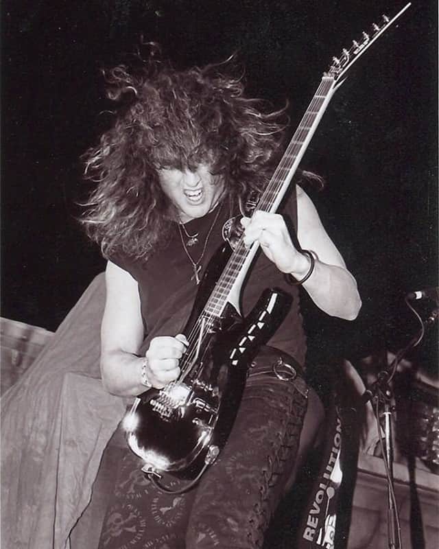 Queensrycheさんのインスタグラム写真 - (QueensrycheInstagram)「Thanks to Ryche Items for sharing 🤘 #queensryche #waybackwednesday #michaelwilton #whip #backintheday #waybackwhen #soyoung #guitarist #guitarplayer #bamf #memoriesmade #missourrychers #revolution」2月4日 3時05分 - queensrycheofficial