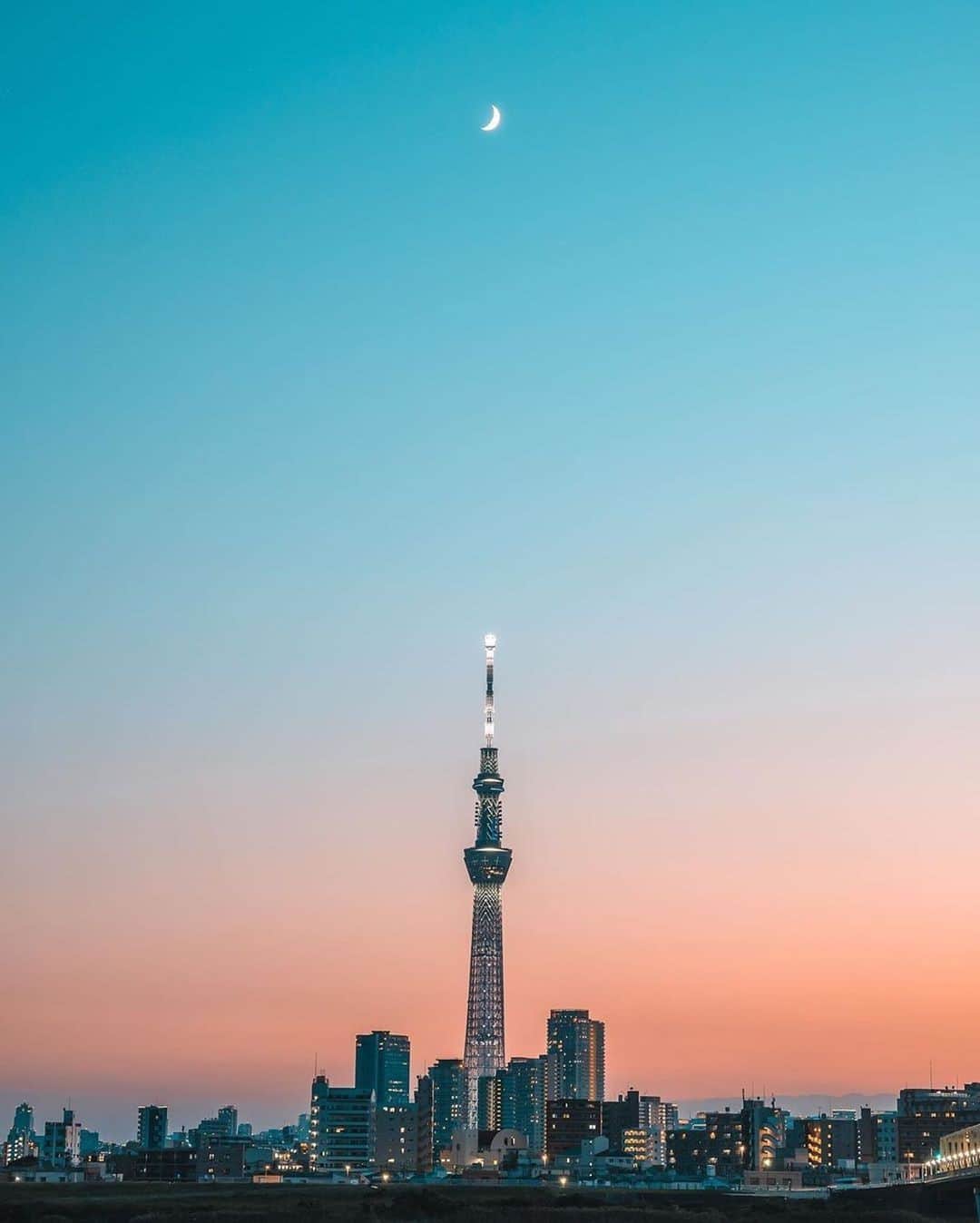 DHC Skincareさんのインスタグラム写真 - (DHC SkincareInstagram)「Dreaming of the day we can get back to this place 😍🗼   📸: @sawyer_fuji」2月4日 3時26分 - dhcskincare