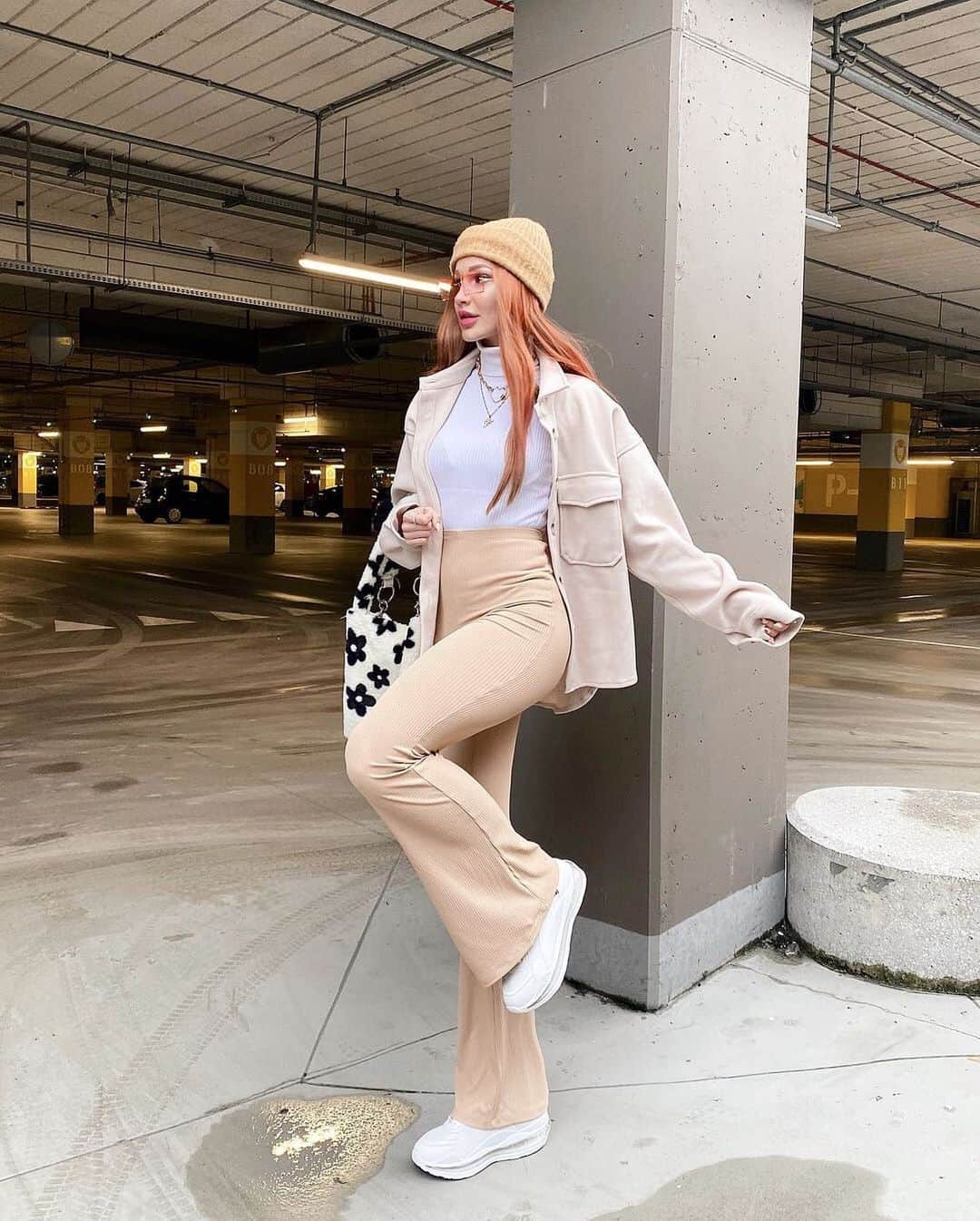 SHEINのインスタグラム：「Stepping into a new season like.... @endzel_  Shop Item #: 1576235  #SHEINgals #SHEINstyle #SHEINSS21 #casualoutfit」
