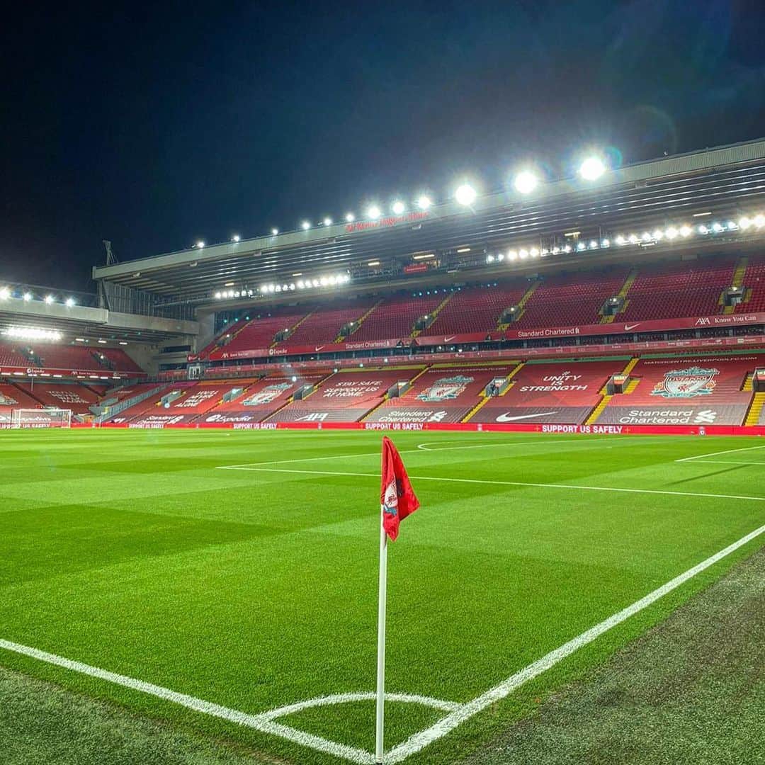 リヴァプールFCさんのインスタグラム写真 - (リヴァプールFCInstagram)「There’s no place like 𝘩𝘰𝘮𝘦 😍 #LFC #Liverpool #LiverpoolFC #PremierLeague #LIVBHA」2月4日 3時40分 - liverpoolfc