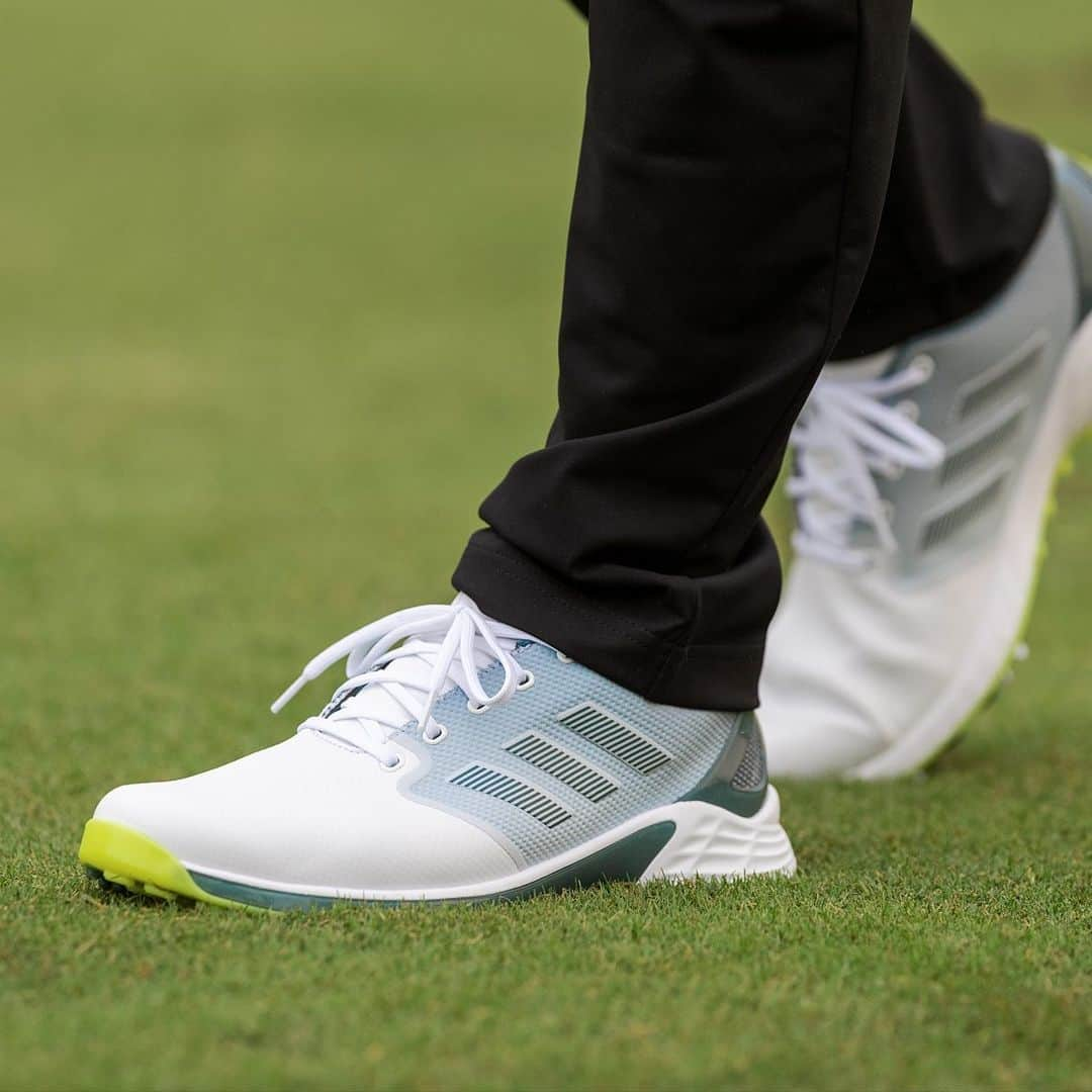 adidas Golfさんのインスタグラム写真 - (adidas GolfInstagram)「A new era in lightweight ⛳️ shoes. The all-new #ZG21 is here. Lightweight with Zero Compromise to performance. Tap to shop or hit the link in bio to explore all colors and styles.  #adidasGolf #Golf」2月4日 3時47分 - adidasgolf