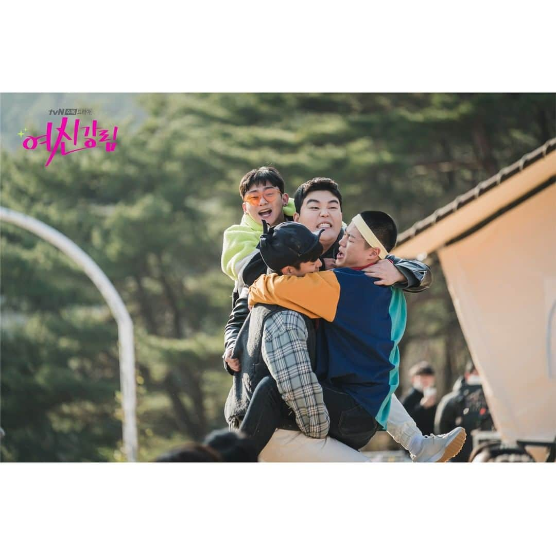 tvN DRAMA【韓国】さんのインスタグラム写真 - (tvN DRAMA【韓国】Instagram)「누구인가? 누가 마지막 소리를 내었어😭!! 막화 기념 막촬 인증샷 + 깜짝 비하인드 풉니다🥺  자존감 회복 로맨틱 코미디 [여신강림] 2/4 [목] 밤 10시 30분 tvN 최종화  #tvN #수목드라마 #여신강림 #문가영 #차은우 #황인엽 #박유나」2月4日 14時43分 - tvn_drama