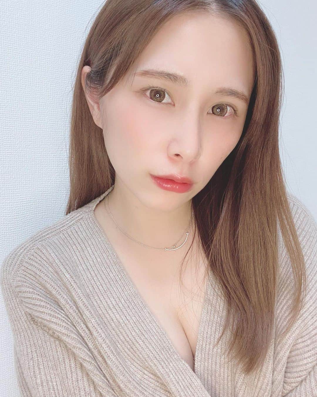 花咲いあんさんのインスタグラム写真 - (花咲いあんInstagram)「髪すぐ伸びちゃう人🐰  乾かすのめんどくさいから切ろうか 乾かす人募集しようか迷うなぁ🐰  #やかましいわ」2月4日 13時26分 - ohanachan_087087