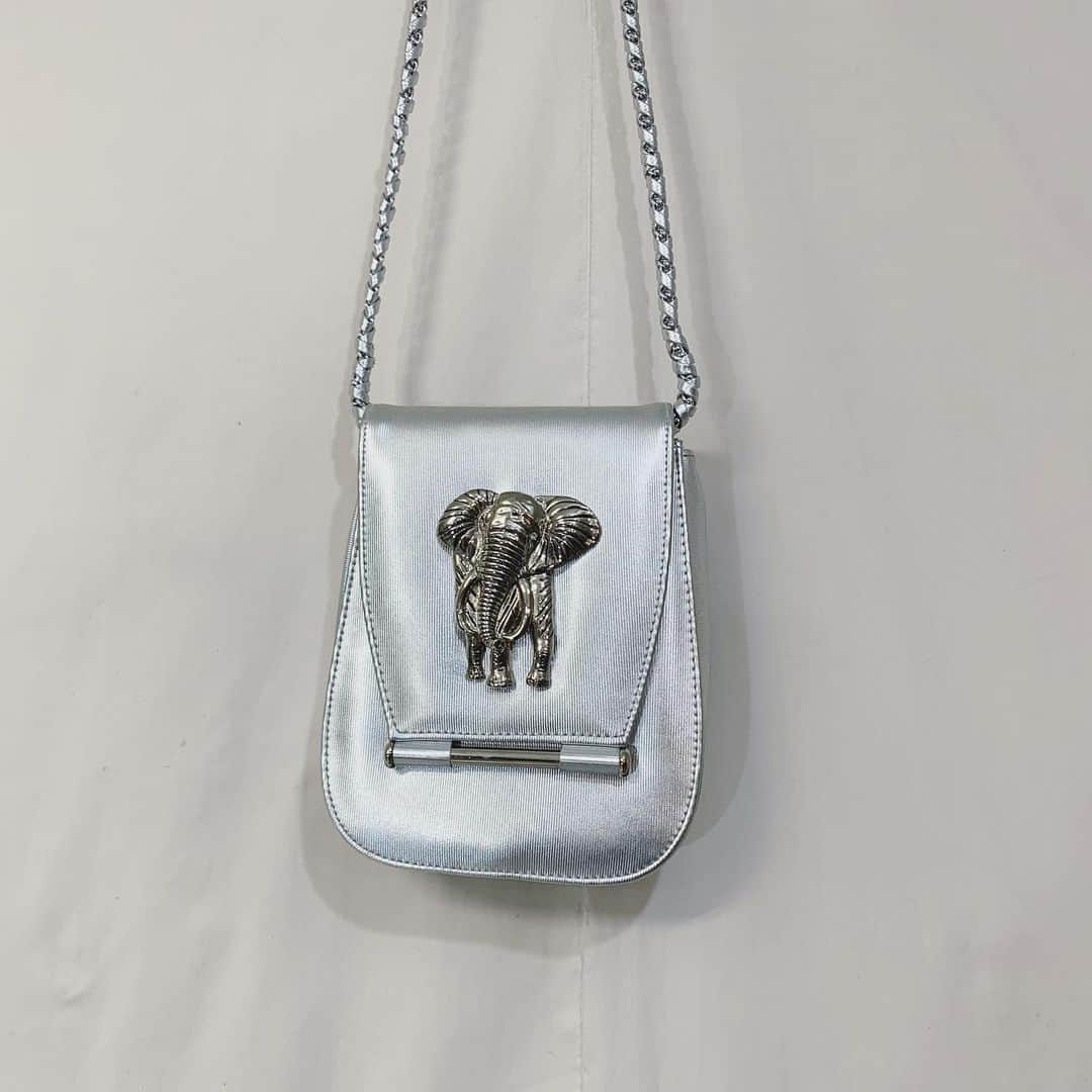 i nouのインスタグラム：「. SOLD.  elephant motif silver bag #inou_vintageclothing」