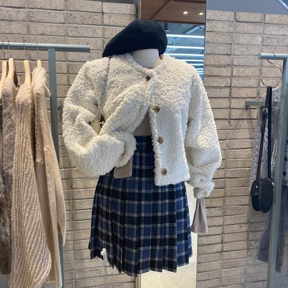 Official STYLENANDAさんのインスタグラム写真 - (Official STYLENANDAInstagram)「💕#stylenanda #store」2月4日 13時49分 - houseof3ce