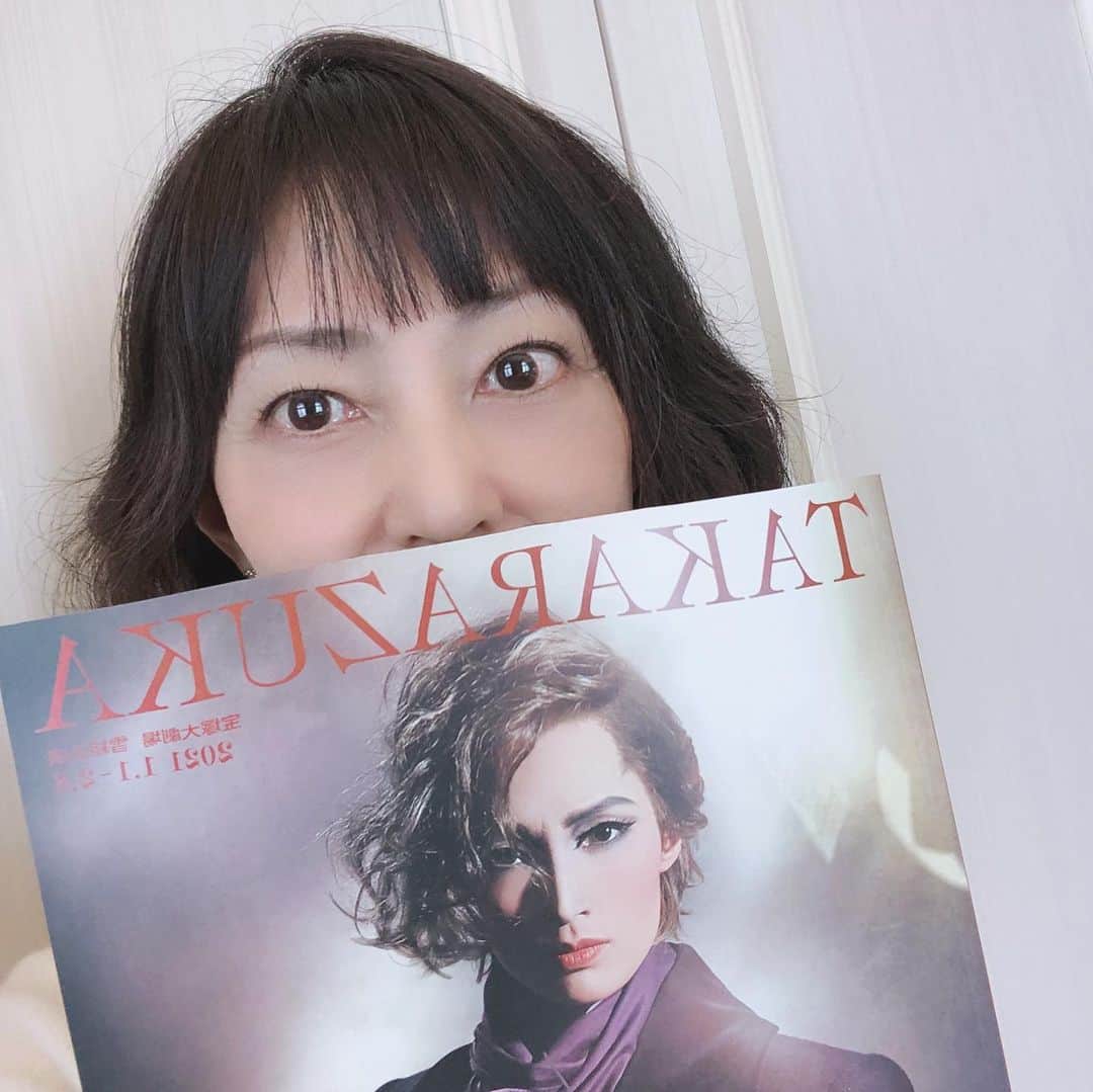 西原さおりのインスタグラム：「ついに観ます！ ・ #宝塚歌劇団 #雪組 #fff #望海風斗 さま✨ #ナレーター #西原さおり」