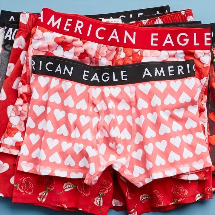 American Eagleのインスタグラム：「Say “be mine” to the perfect pair 💘」