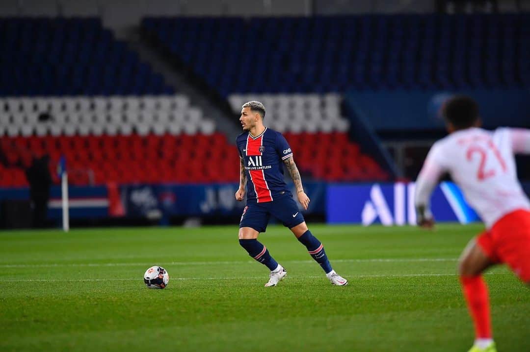 レアンドロ・ダニエル・パレデスのインスタグラム：「Gran victoria en casa 👏🏽❤️💙⚽️ @psg +3」