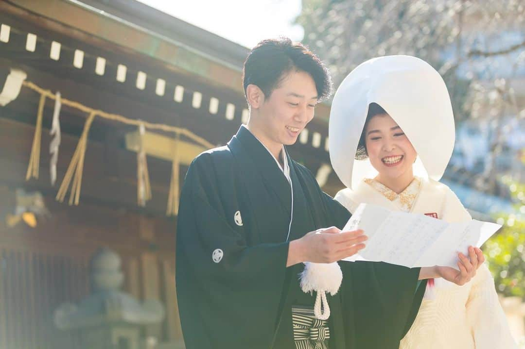 juno_jinjakonのインスタグラム：「. JUNO神社婚では #ふたりだけの結婚式　もプロデュースしています。 夫婦となる決意とよろこびを、ふたりで分かち合う、かけがえのない一日になるはずです。 . . ◎福岡市内神社にて挙式をご検討のお客様へ  神社現地相談会＆レストランひらまつ会食会 を開催いたします。  神社挙式専門プランナーと共に 実際に神社を見ていただき 当日のお式の流れやプランのご説明など ご一緒にお式の不安点などなんでもご相談ください。  その後、会食会検討のお客様には、 #レストランひらまつ へご案内させていただきます。  またこの2日間のフェアに、ご参加頂いたお二人には素敵な特典もご用意させていただきます✨  日時 2021年2月20・21日  時間 10:00　2組 13:00　2組 ※1日　4組限定  ご予約は @juno_jinjakon  TOP予約ページ もしくはお電話（０１２０－７９１－２５９） にてお待ちしております。  *﻿﻿ #juno和装コーディネート #櫛田神社　#神社挙式 #家族婚　#結婚式アイデア #福岡花嫁#和婚#神社式 #綿帽子 #福岡神社　#福岡結婚式　#フォトウェディング　 #白無垢 #和装フォト#和装前撮り #和婚 #japanesewedding #福岡プレ花嫁 #プレ花嫁 #大人花嫁#日本の結婚式#少人数結婚式」