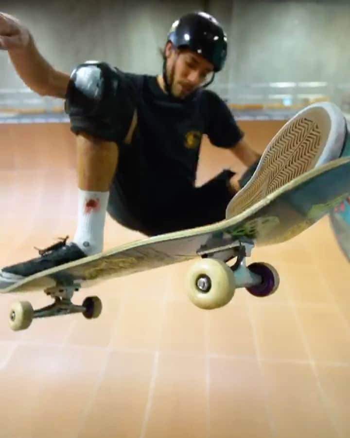 ラカイリミテッドフットウェアのインスタグラム：「@jimmy_wilkins 🔍  Filmed by @bobbybils  #Lakai #TheShoesWeSkate」