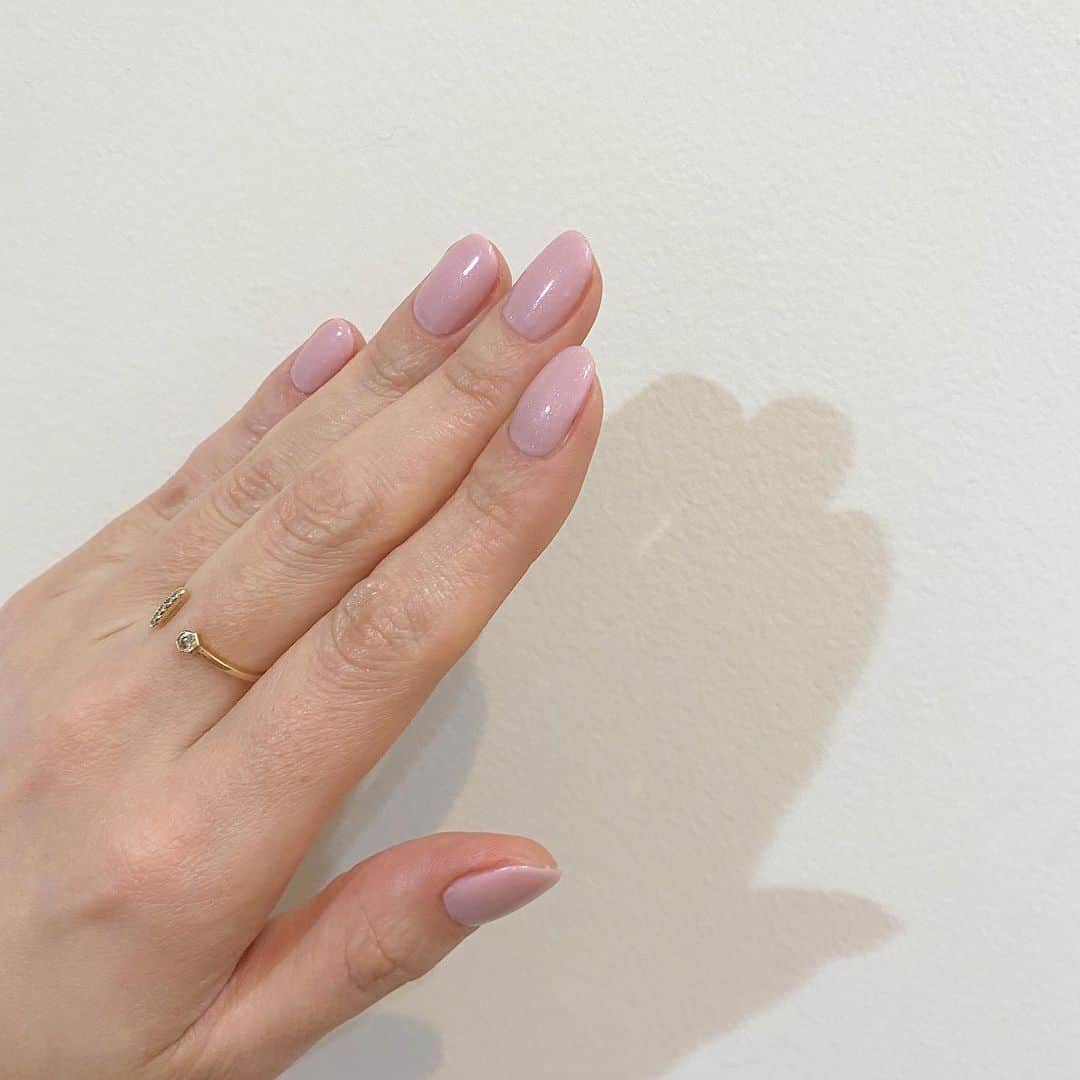 Kana Kobayashiさんのインスタグラム写真 - (Kana KobayashiInstagram)「#オリジナルカラー #ワンカラーネイル #シンプルネイル #ネイル #ピンク #nails」2月4日 8時18分 - anela_kana