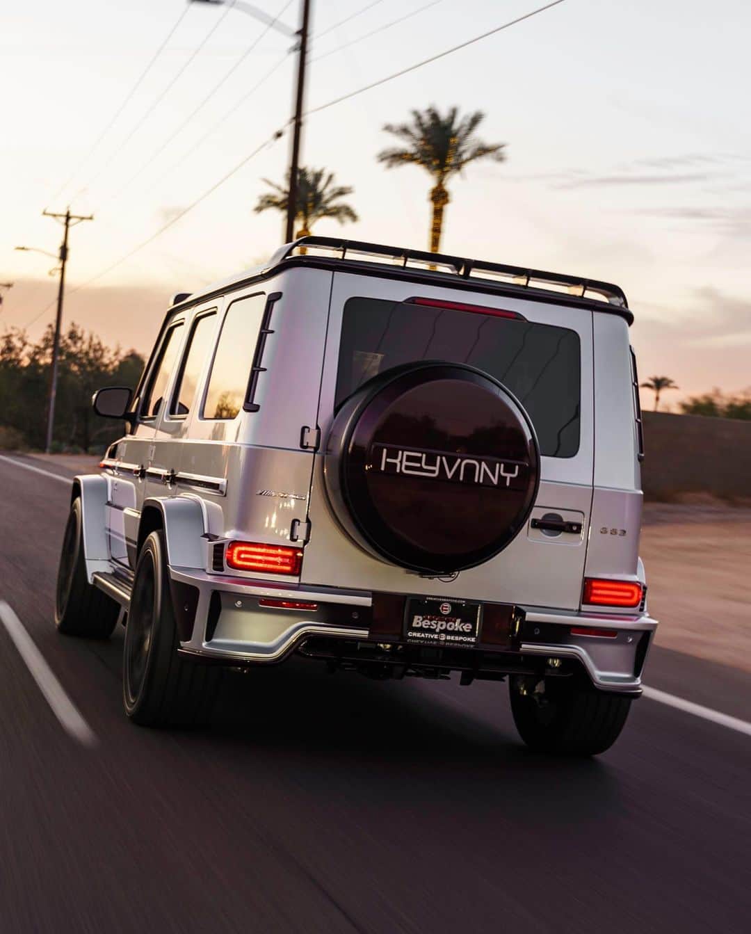 CARLiFESTYLEさんのインスタグラム写真 - (CARLiFESTYLEInstagram)「The first @keyvany_usa G-Wagon in the USA is FOR SALE by @creativebespoke!  Price: $359,800 📸: @hotlapstudios  Built by @cb_autosalon  ➖➖ For sale on creativebespoke.com   DM or text 480-695-5002 if you’re interested! #carlifestyle #G63」2月4日 8時30分 - carlifestyle