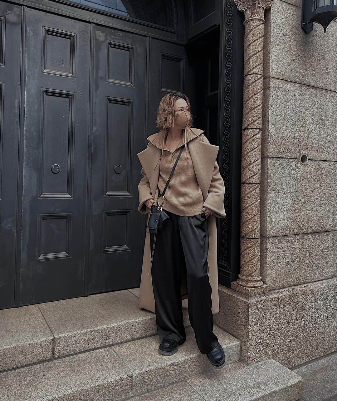 須田朱音のインスタグラム：「𝖮𝗎𝗍𝖿𝗂𝗍.﻿ ﻿ coat…﻿ @un3d_official  knit…﻿ @anelatokyo  pants…﻿ @zara  boots…﻿ #bottegaveneta  shoulderbag…﻿ @osoi_official  ﻿ 今年もヘビロテのUN3Dウールコート🧥﻿ ﻿ ミドリのウールコート欲しいなぁ〜💚﻿ ﻿」