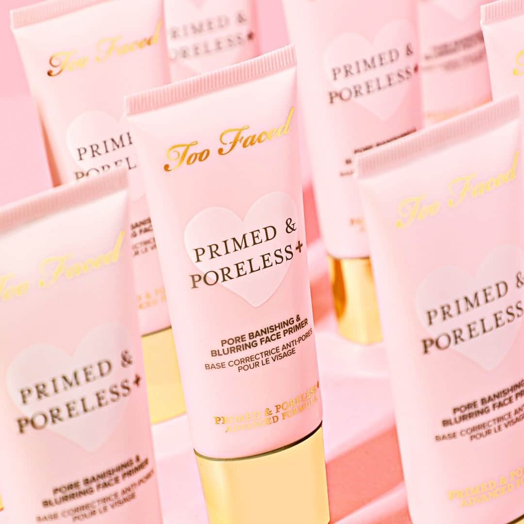 Too Facedのインスタグラム：「Your secret to virtually perfect skin. ✨ Our Primed & Poreless Face Primer reduces shine, blurs imperfections, and is our BEST primer for oily skin. #tfprimedandporeless #toofaced」