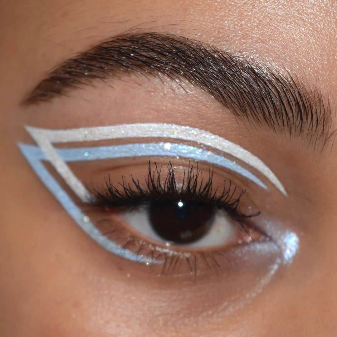 Anastasia Beverly Hillsさんのインスタグラム写真 - (Anastasia Beverly HillsInstagram)「MOOD: #IcedOut 🥶🥶🥶 @raincornelius nails the vibe of our Spring 2021 Collection using our Brow Freeze styling wax + Brow Pen in "Medium Brown." 🥶 Brow Freeze 🥶 is an icy-clear wax that styles and locks your brows into place. Use it solo or layer it with other products. To keep that potent formula protected - be sure to close your Brow Freeze tightly immediately after each use!  #anastasiabeverlyhills #anastasiabrows #ABHIcedOut #browfreeze」2月4日 9時03分 - anastasiabeverlyhills