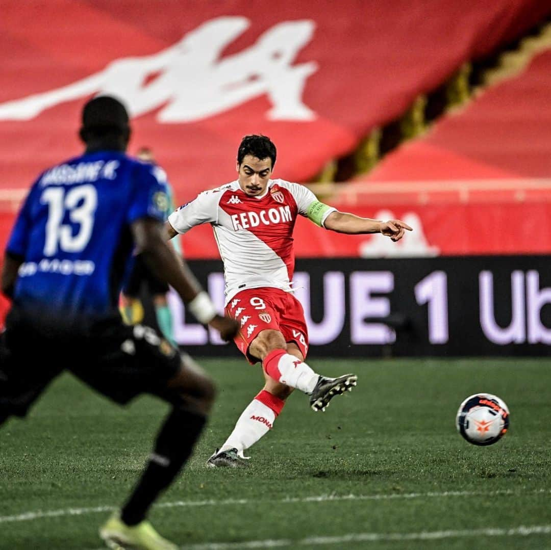 リーグ・アンさんのインスタグラム写真 - (リーグ・アンInstagram)「💪 𝗪𝗕𝗬 ⚽️ L'@asmonaco remporte le derby de la Côte d'Azur grâce au 10e et 11e but de @wissbenyedder face aux Aiglons 🎯🇲🇨 !  🆚 #ASMOGCN (2-1)  . • • #Ligue1UberEats #WissanBenYedder #BenYedder #ASMonaco #StadeLouisII #Monaco」2月4日 9時03分 - ligue1ubereats