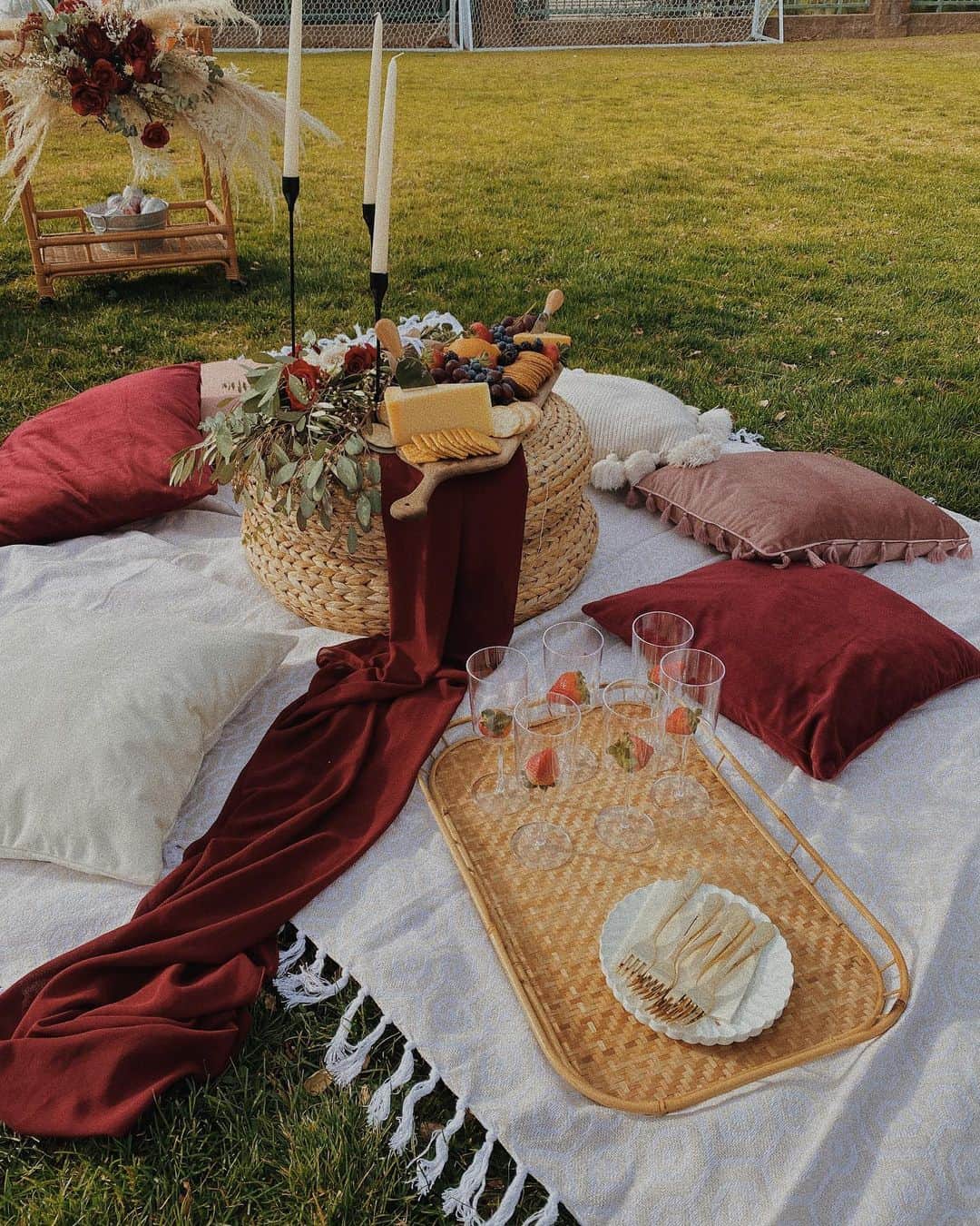 ジョーディン・ジョーンズさんのインスタグラム写真 - (ジョーディン・ジョーンズInstagram)「the way to a girls heart 💌 thank u for this special picnic @thepicnic.collective」2月4日 9時16分 - jordynjones