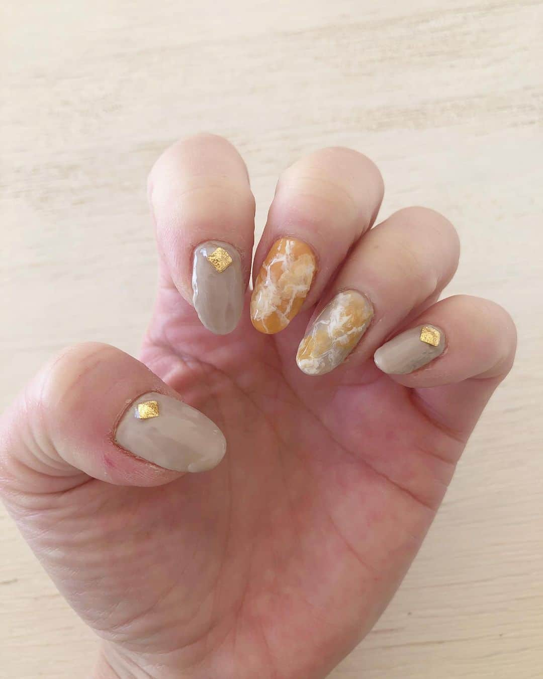 大石まどかさんのインスタグラム写真 - (大石まどかInstagram)「セルフジェルネイル💅今回は大理石に挑戦😃両手で3時間集中😅 #ネイル #ジェルネイル #セルフジェルネイル」2月4日 9時17分 - madoka_oishi