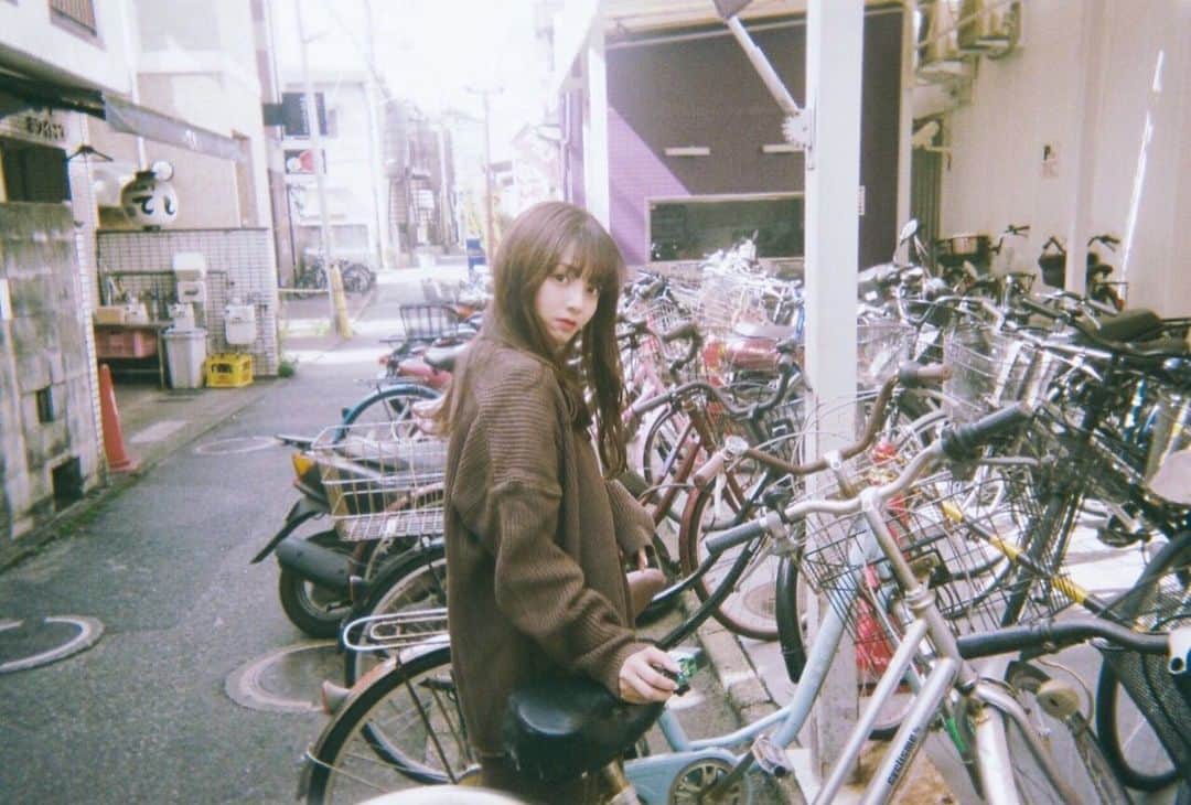 横山紗弓さんのインスタグラム写真 - (横山紗弓Instagram)「ㅤㅤ ぽかぽか。 お散歩日和ね。 #写ルンです #さゆみの写ルンです」2月4日 14時50分 - 1129sym