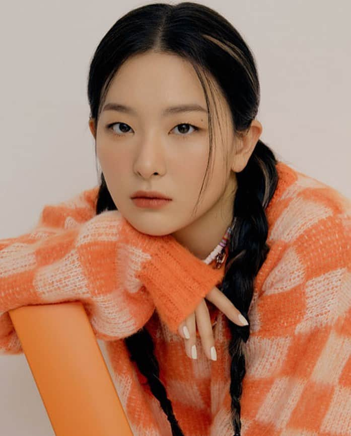 スルギさんのインスタグラム写真 - (スルギInstagram)「SEULGI - ‘Let’s Break the Walls’ Converse ALL STARS Campaign」2月4日 14時55分 - kristiandawal29