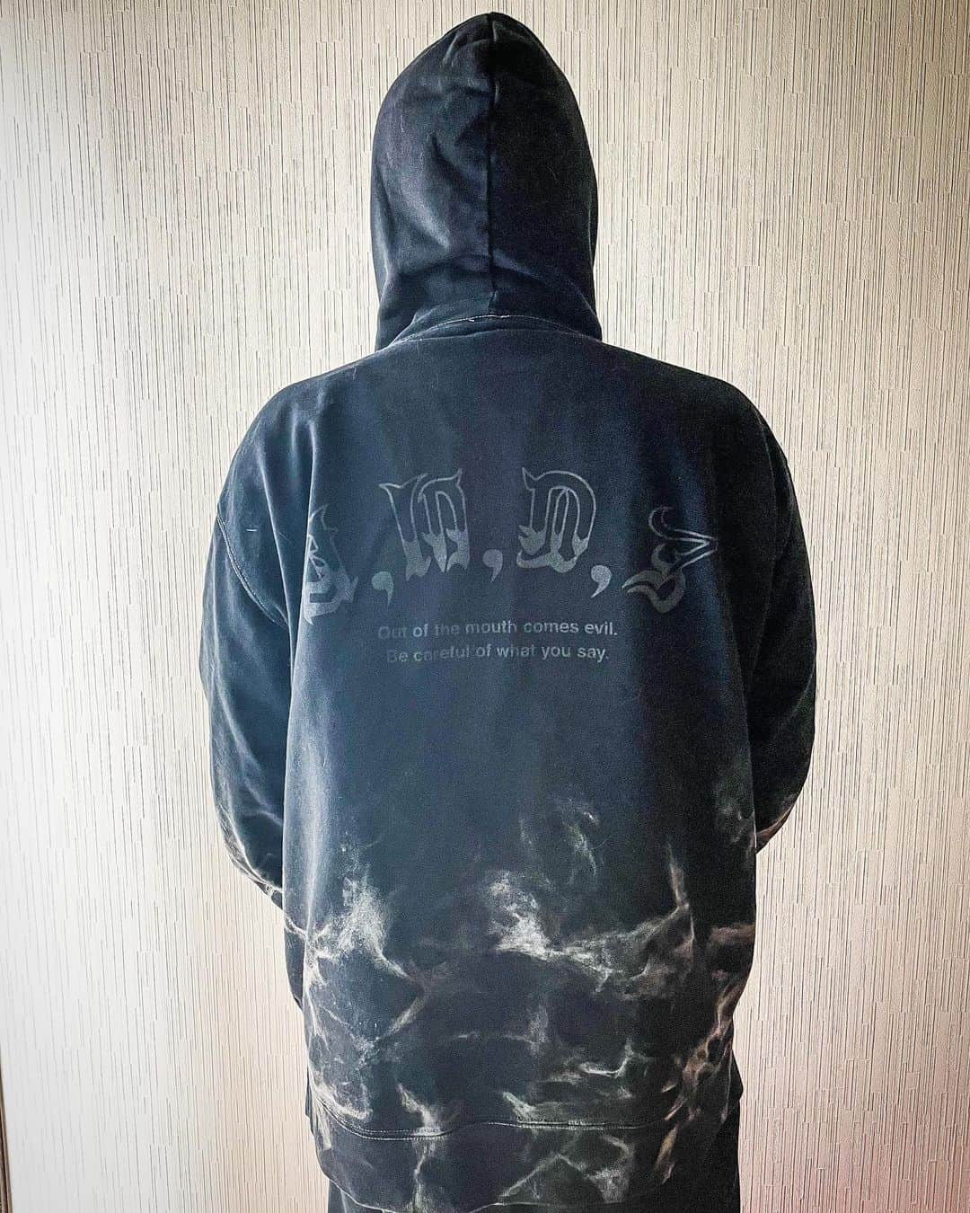Juniorのインスタグラム：「新しいパーカー作った🙆‍♂️🙆‍♂️  #ahmurderz」