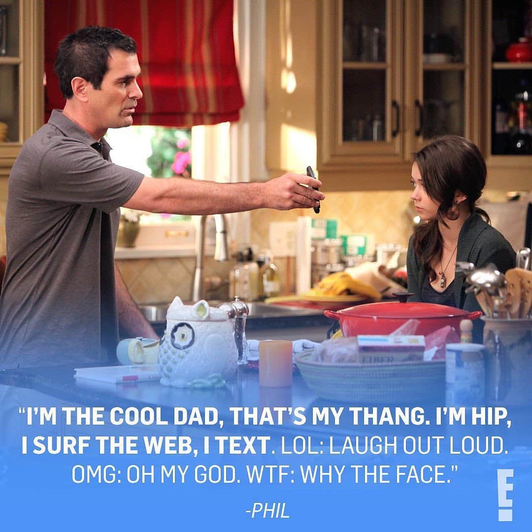 E! Onlineさんのインスタグラム写真 - (E! OnlineInstagram)「Phil-osophy 101. Calling all cool dads, #ModernFamily is streaming now on @peacocktv. (📷: Getty)」2月4日 9時45分 - enews