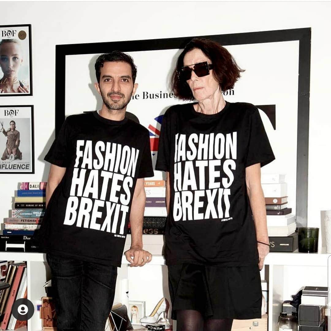 信國太志のインスタグラム：「BREXIT LOVES FASHION ファッションはプロパガンダに利用されてきたから、プロパガンダに対抗するファッションがやりたい。 キャサリン御免ね、僕は大きな政府には反対です。EUなんてバビロン抜け出した方が良いって ジョニー(ロットン)もナイジェル(フォージ)も言いよるばい。」