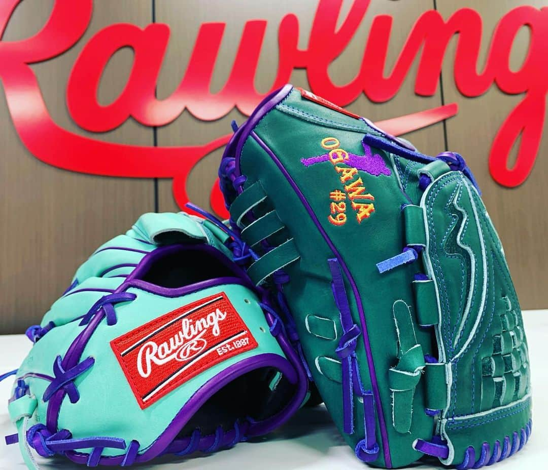 Rawlings Japanさんのインスタグラム写真 - (Rawlings JapanInstagram)「今キャンプで披露される2タイプのカラー。  #ローリングス  #Rawlings  #新色  #ローリングスグラブ」2月4日 10時46分 - rawlings_japan_llc